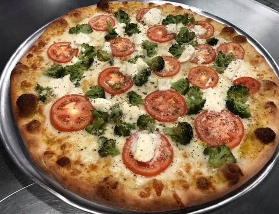 18" White Pizza.